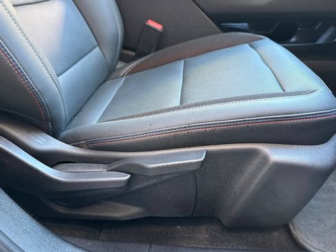 Used 2024 Chevrolet Equinox EV RS FWD image 23