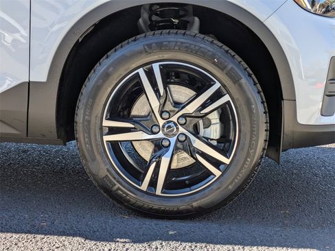 Used 2026 Volvo XC40 B4 Core image 11