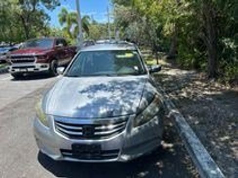 Used 2011 Honda Accord LX-P image 1