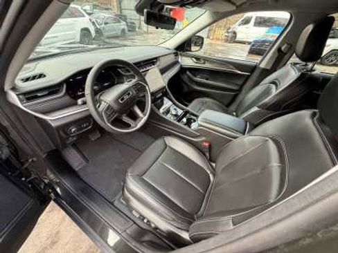 Used 2023 Jeep Grand Cherokee L Limited w/ Luxury Tech Group II AWD/4WD image 5