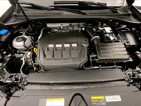 Certified 2025 Audi Q3 2.0T Premium Plus w/ Premium Plus Package image 10