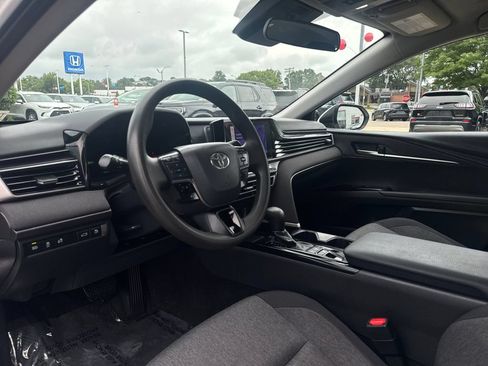 Used 2025 Toyota Camry LE FWD image 13