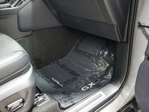 Used 2026 Lexus GX 550 w/ Accessory Package (2T) image 42