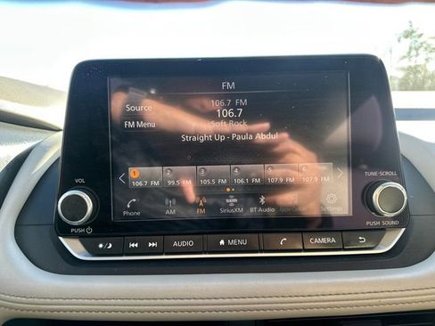 Used 2024 Nissan Rogue SV image 33