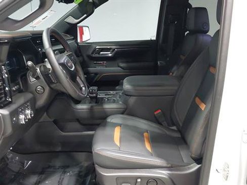 Used 2024 GMC Sierra 1500 AT4 w/ Technology Package AWD/4WD image 20