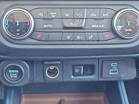 Used 2022 Ford Maverick Lariat w/ Lariat Luxury Package FWD image 25