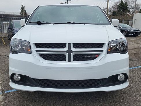 Used 2018 Dodge Grand Caravan GT image 4