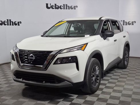 Used 2023 Nissan Rogue S image 3