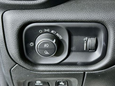 Used 2023 RAM 1500 Big Horn AWD/4WD image 16