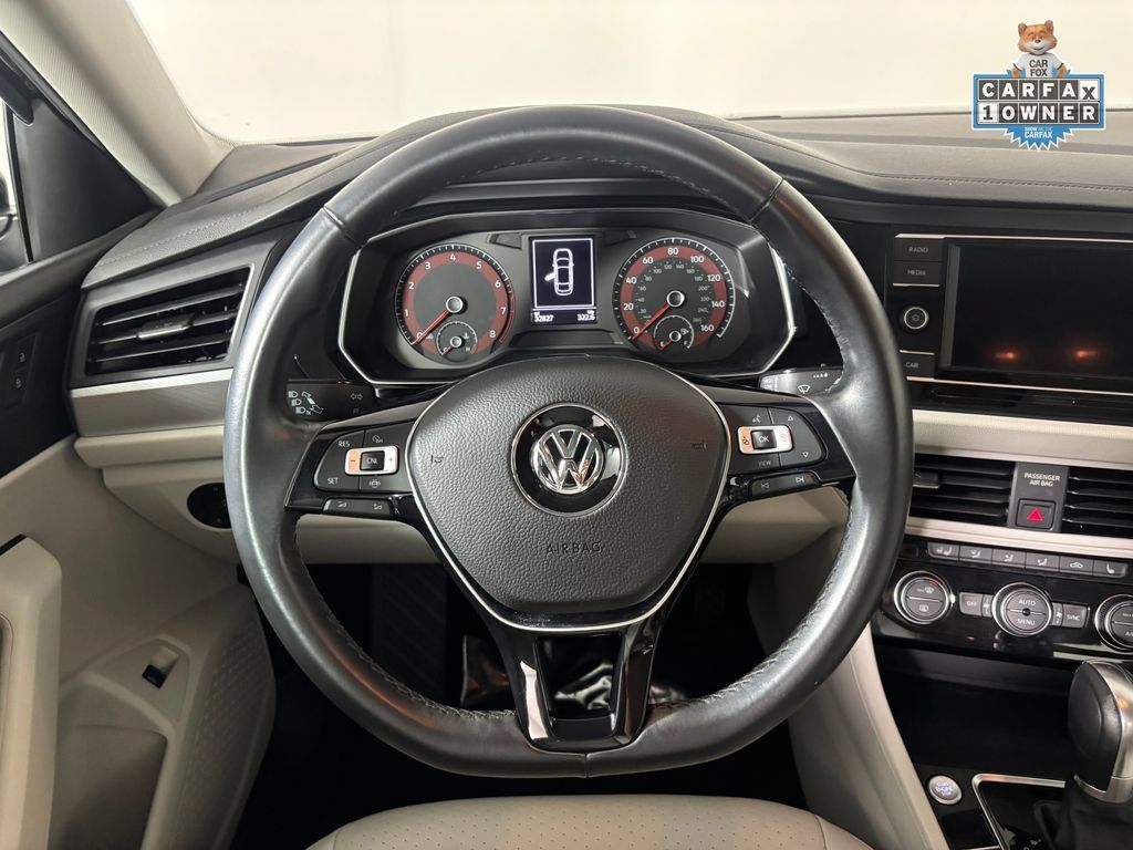 Used 2019 Volkswagen Jetta SE w/ Cold Weather Package FWD image 19