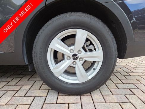 Used 2025 Kia Sorento LX FWD image 21