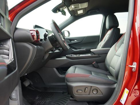 Used 2025 Chevrolet Equinox RS image 28