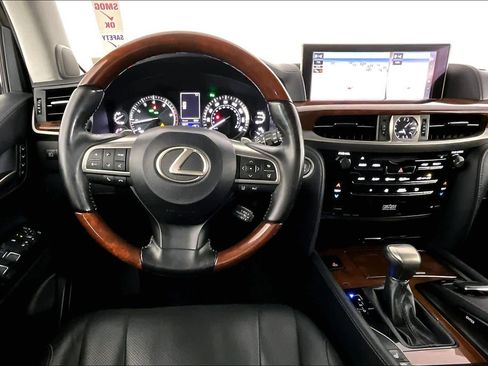 Used 2021 Lexus LX 570 4WD w/ 3rd Row & Luxury Pkg image 5