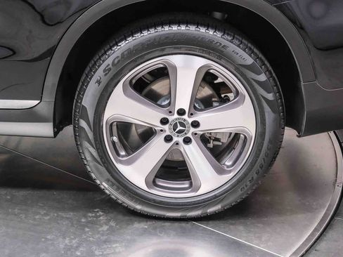 Certified 2022 Mercedes-Benz GLC 300 image 9