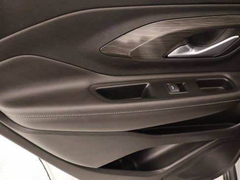 Used 2022 GMC Terrain SLE w/ Driver Convenience Package image 16