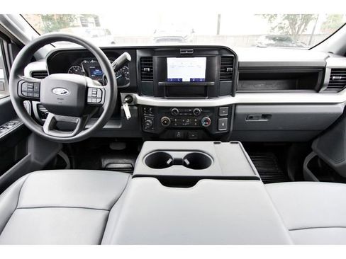 Used 2025 Ford F250 XL w/ FX4 Off-Road Package image 8