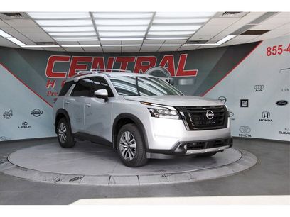 New 2025 Nissan Pathfinder SL