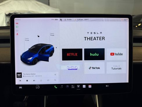 Used 2020 Tesla Model Y Long Range AWD/4WD image 31