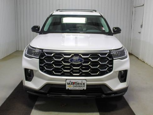 Used 2025 Ford Explorer Platinum w/ Ultimate Package image 2