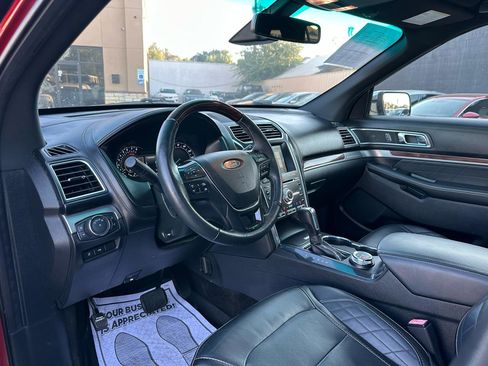 Used 2018 Ford Explorer Platinum AWD/4WD image 37