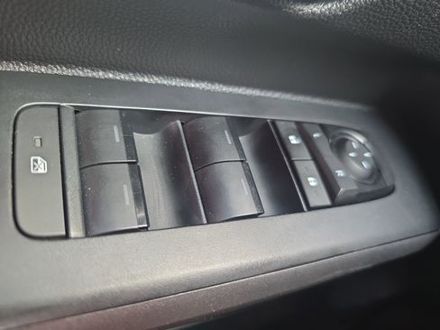 Used 2024 Toyota Tacoma TRD Off-Road AWD/4WD image 24