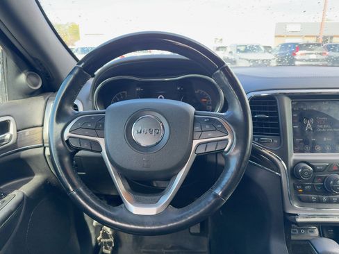 Used 2018 Jeep Grand Cherokee Overland image 18
