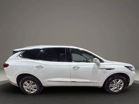 Used 2020 Buick Enclave Essence image 4
