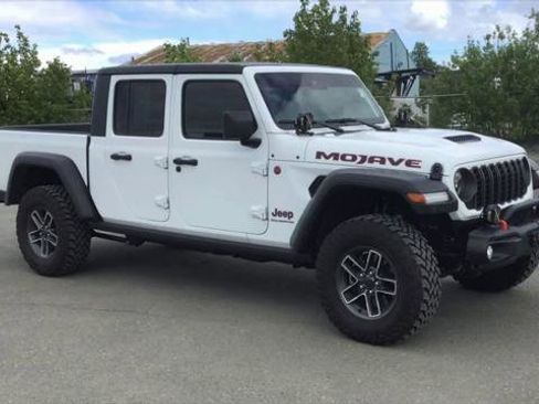Certified 2024 Jeep Gladiator Mojave w/ Convenience Group image 2