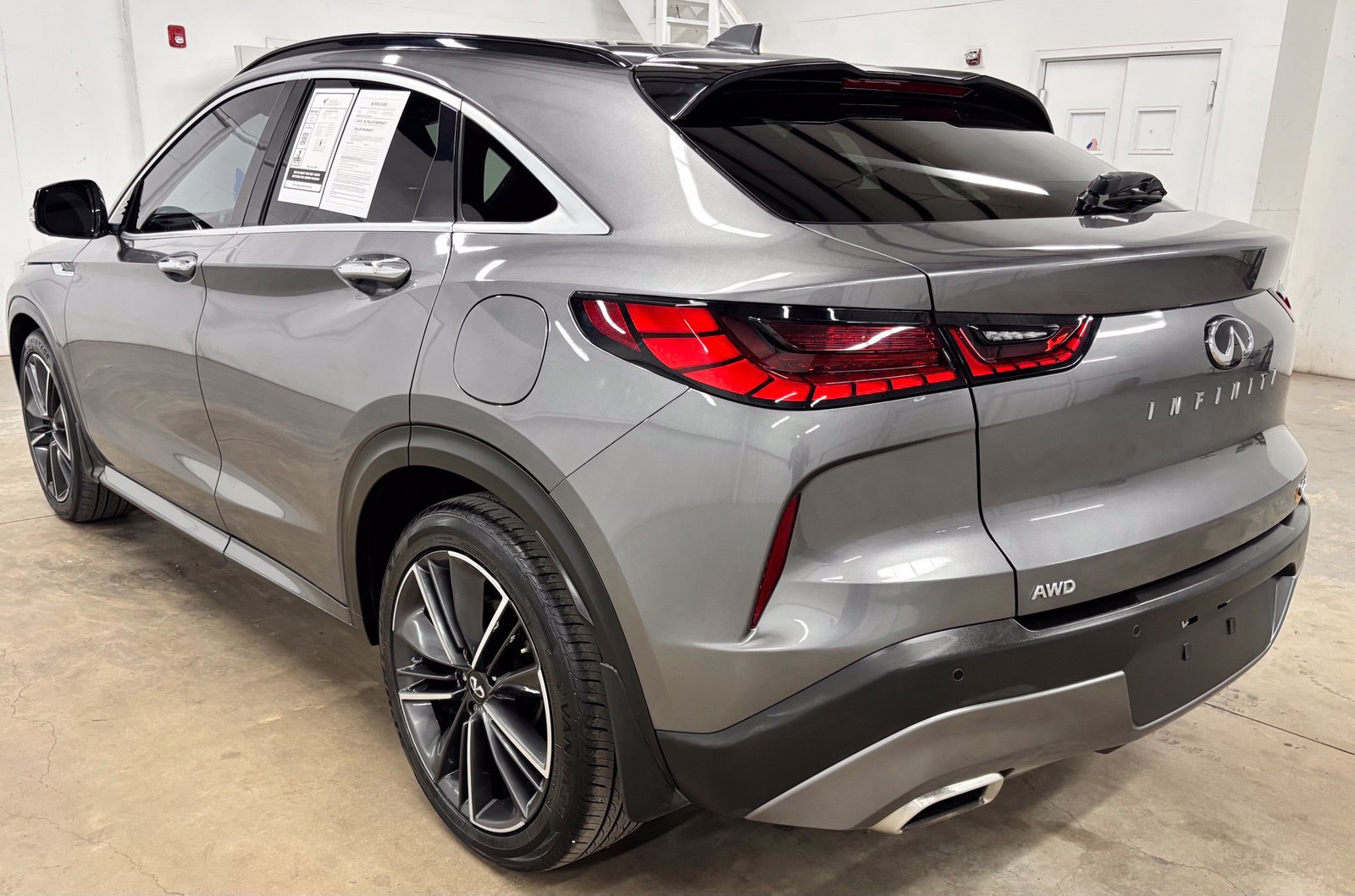 Used 2023 INFINITI QX55 Sensory w/ Lighting Package AWD/4WD image 4