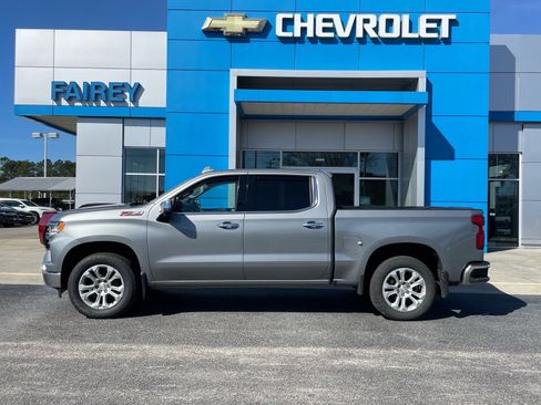 Used 2023 Chevrolet Silverado 1500 LTZ w/ Z71 Off-Road Package image 2