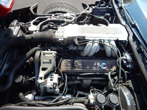 Used 1988 Chevrolet Corvette Convertible RWD image 28