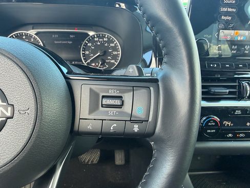 Used 2025 Nissan Pathfinder SL image 26