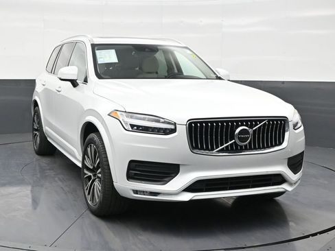 Used 2020 Volvo XC90 T6 Momentum w/ Protection Package Premier image 7