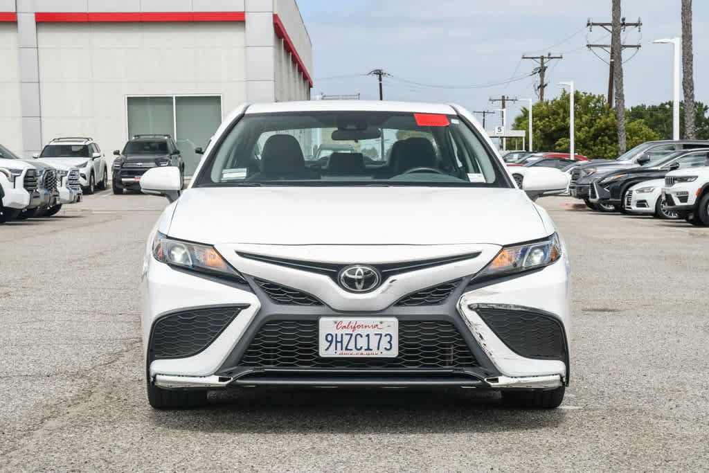 Used 2024 Toyota Camry SE FWD image 2