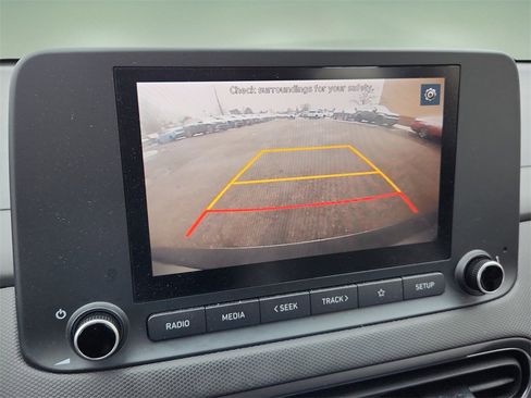 Used 2023 Hyundai Kona SE image 19