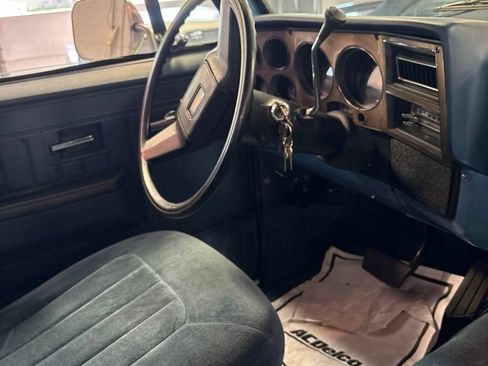 Used 1987 Chevrolet Blazer 4WD image 14
