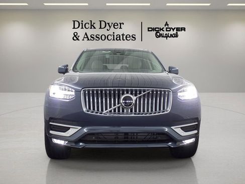 Used 2025 Volvo XC90 B6 Plus w/ Protection Package Premier image 10