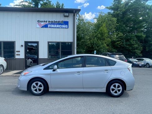 Used 2014 Toyota Prius Two FWD image 7