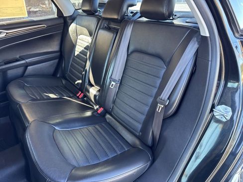 Used 2015 Ford Fusion SE w/ Equipment Group 202A image 5