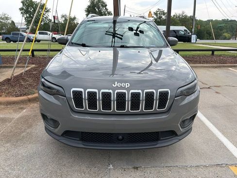 Used 2021 Jeep Cherokee Latitude Lux w/ Sun & Sound Group AWD/4WD image 2