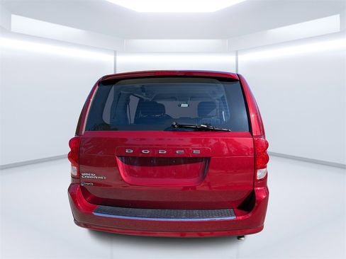 Used 2016 Dodge Grand Caravan American Value Package image 4