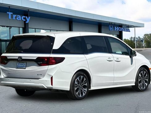Certified 2026 Honda Odyssey Elite image 6