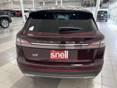 Used 2022 Lincoln Nautilus Reserve w/ Equipment Group 201A image 4