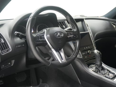 Used 2018 INFINITI Q60 3.0t Luxe RWD image 9