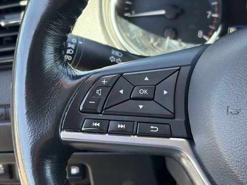 Used 2019 Nissan Rogue SV w/ Premium Package FWD image 36