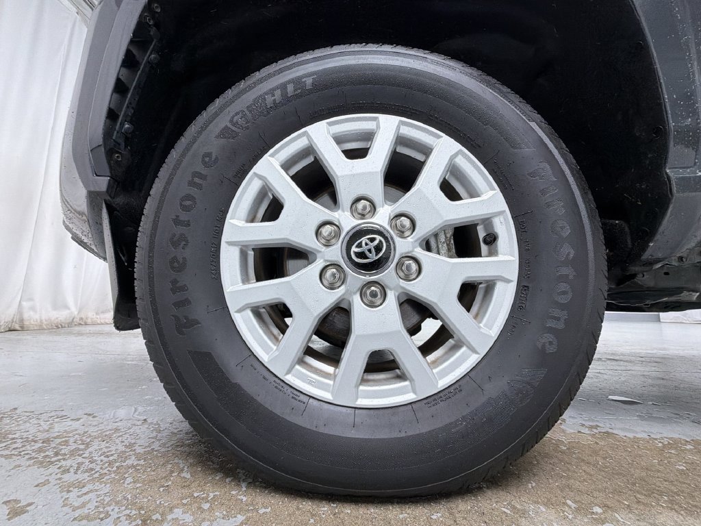 Certified 2024 Toyota Tacoma SR5 AWD/4WD image 15