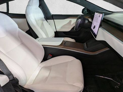 Used 2022 Tesla Model S image 21