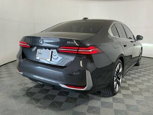 Used 2025 BMW 530i w/ Premium Package RWD image 5