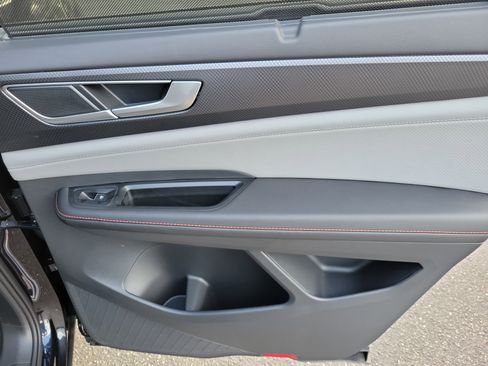 New 2026 Volkswagen Atlas Peak Edition image 12