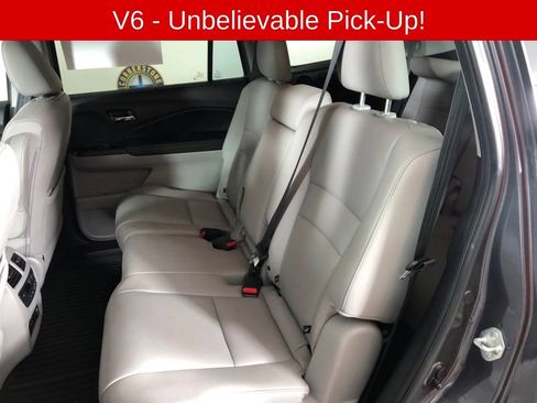 Used 2022 Honda Pilot Touring image 12